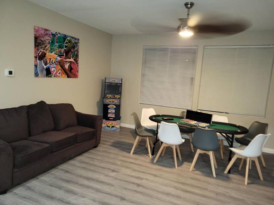 5 Bed 3.5 Baths Casa de férias
